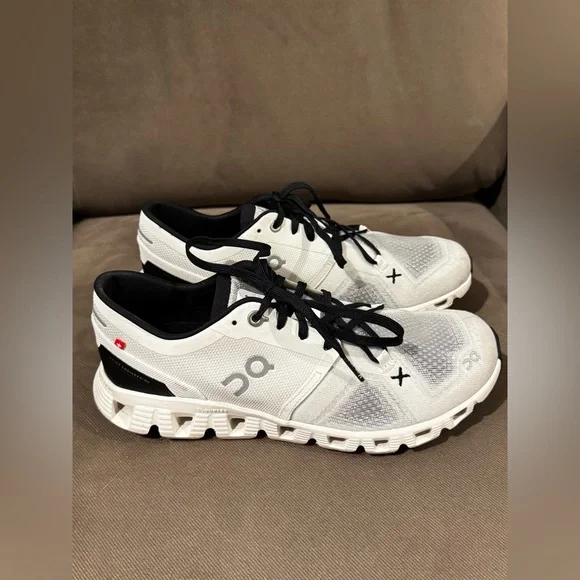 On Cloud Women’s Cloud X Athletic Shoes - Picture 2 of 7